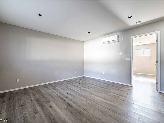 2nd image of 2201 Fairfield Ave #16