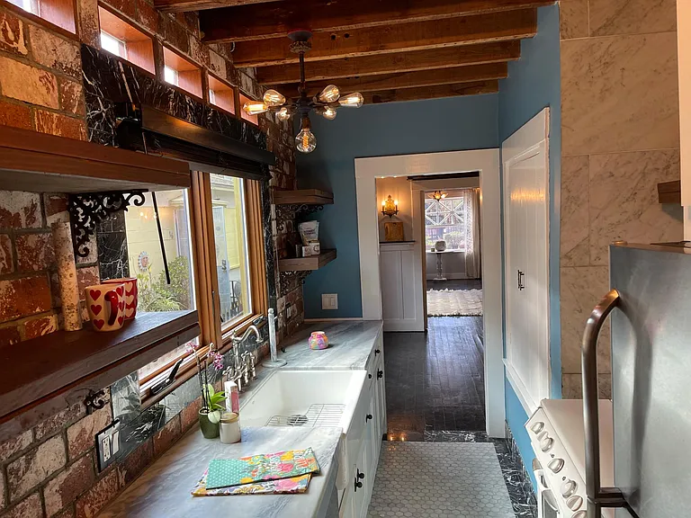 20 Westminster Ave #3 — Photo 13