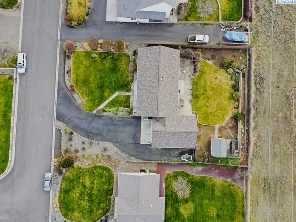 3824 Pleasant View Dr, Clarkston, WA 99403