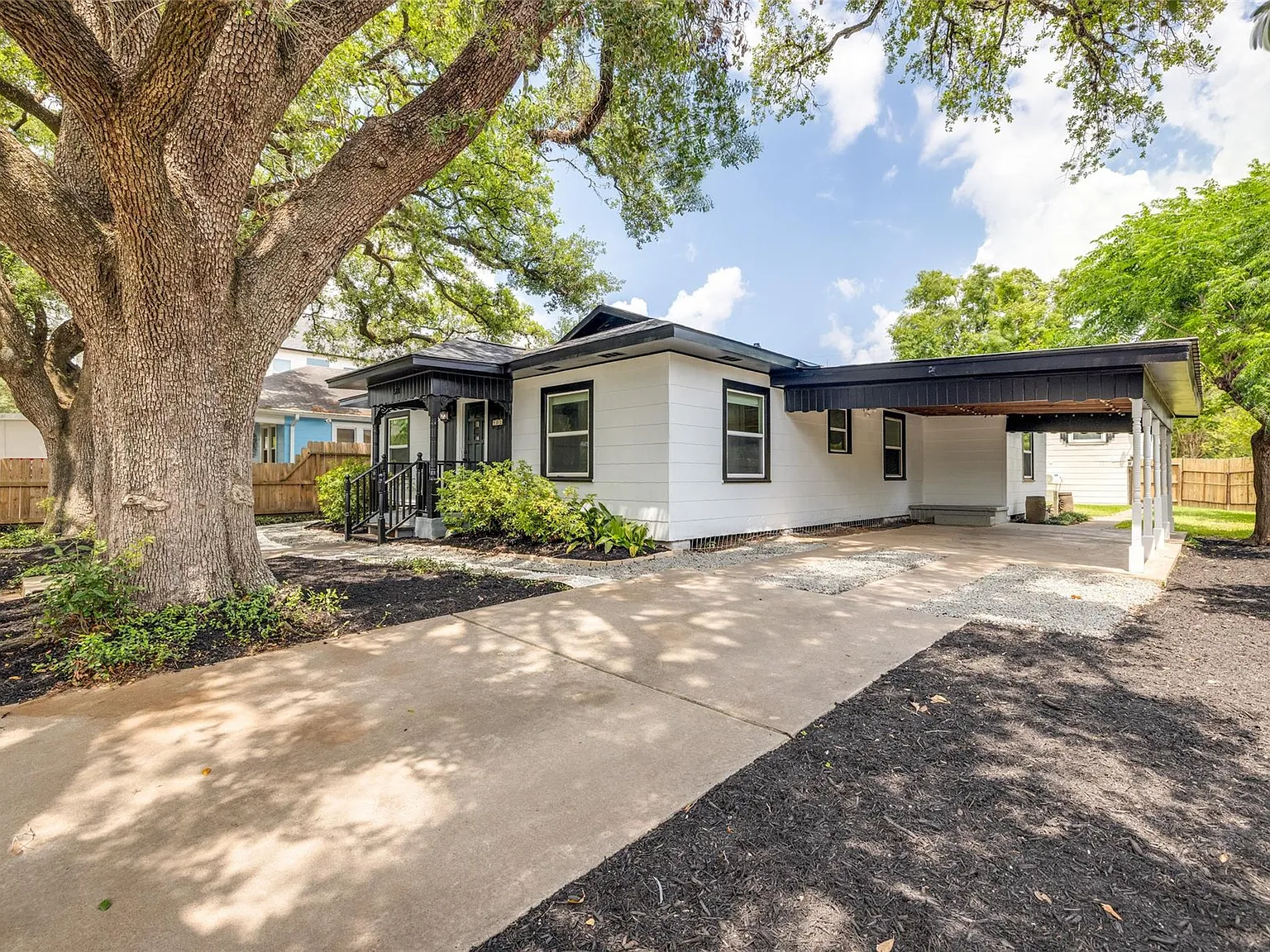 3 bed, 2.0 bath, 1574 sqft, $3,600 — Photo 3