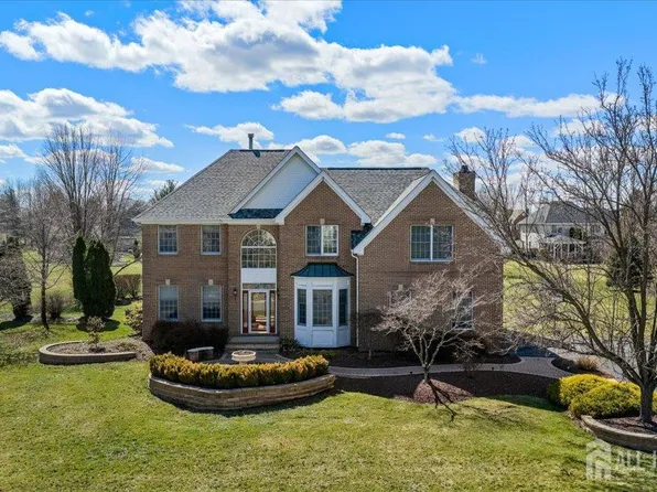 11 Briardale Ct, Plainsboro, NJ 08536