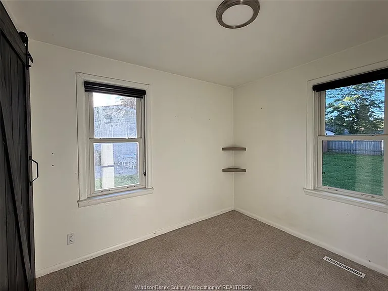 431 Maple Ave — Photo 19