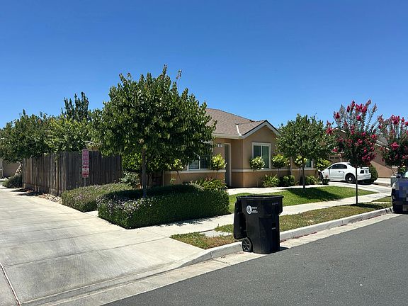 3rd image of 827 N Elderwood St