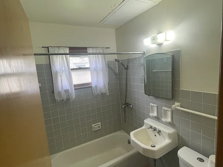 5425-5435 W Forest Home Ave #1 — Photo 6