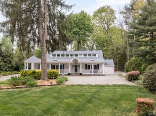 32 Hicks Ln, Old Westbury, NY 11568