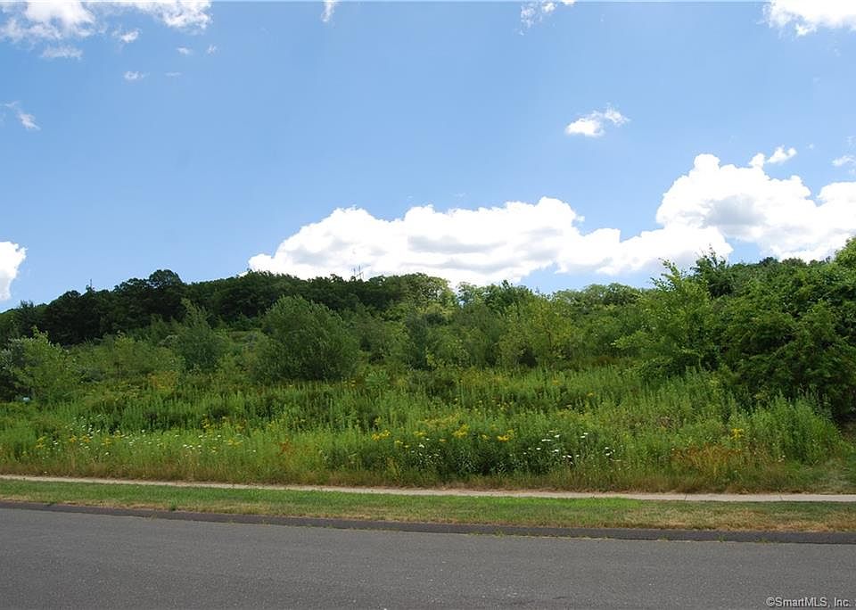 2nd image of 36 Accornero Ln