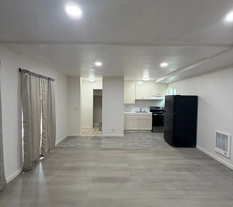 1326 Edgewood Way