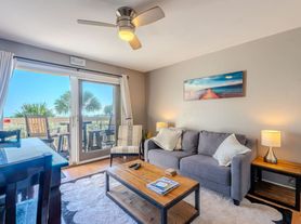 4 N Forest Beach Dr, Hilton Head Island, SC