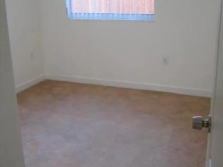 2650 SE 16th Ter #100 — Photo 12