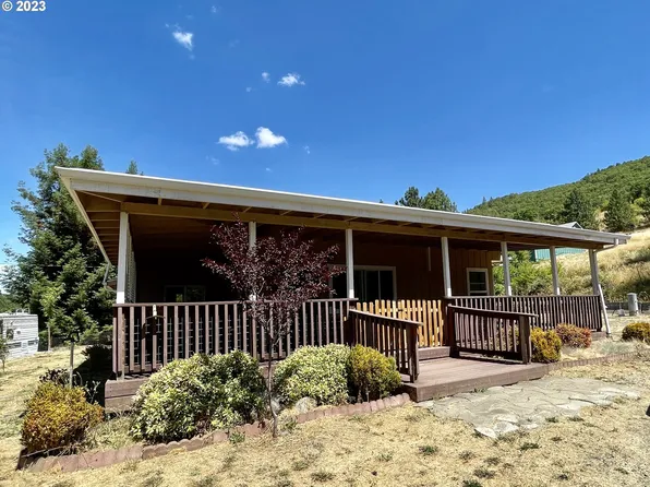 1124 Mason St, Myrtle Creek, OR 97457