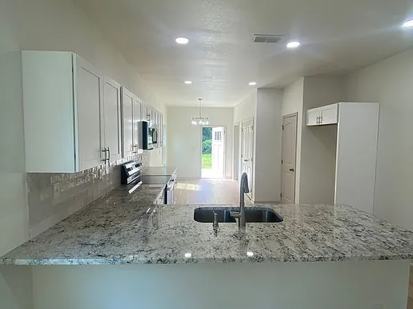 108 Augusta Ave, Thomasville, GA 31792