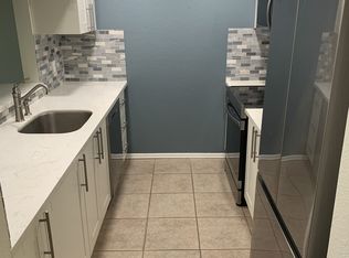 220 NE Dogwood St APT B102, Issaquah, WA 98027