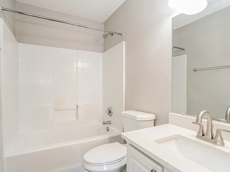 910 Milkfarm Ct — Photo 14