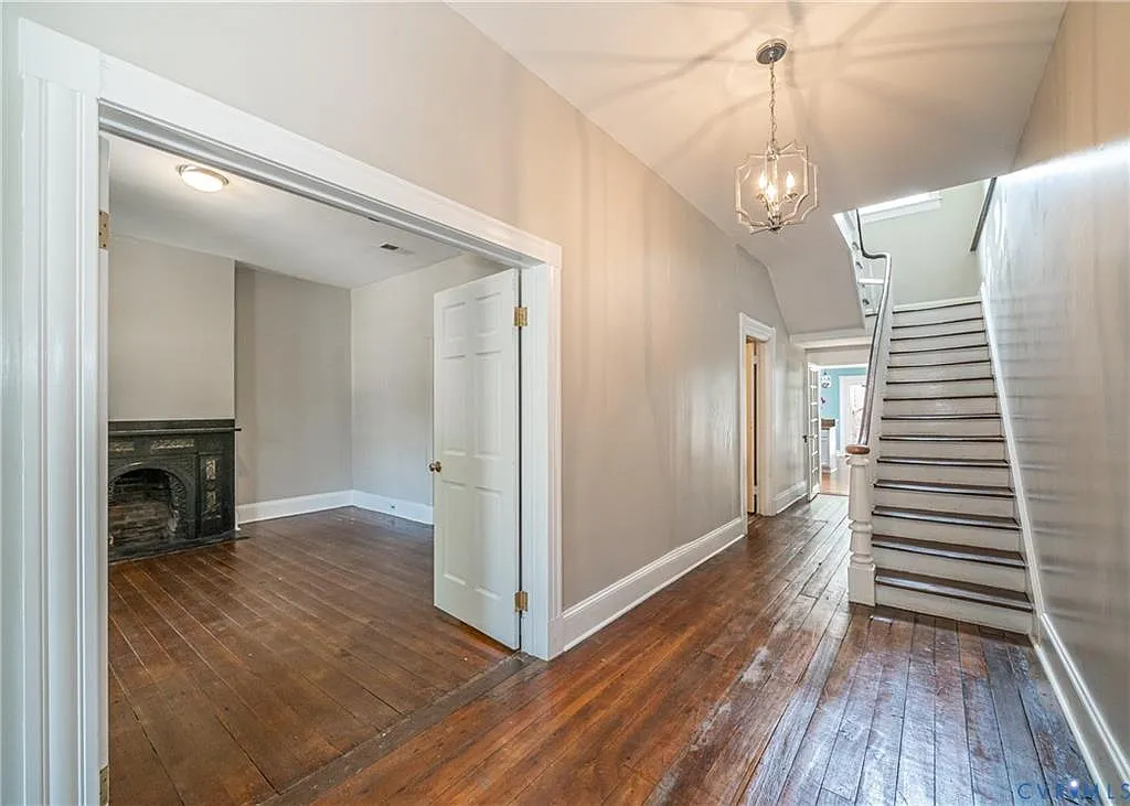 5 bed, 2490 sqft, $750 — Photo 3