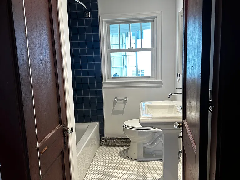 94 Pike St #2 — Photo 23