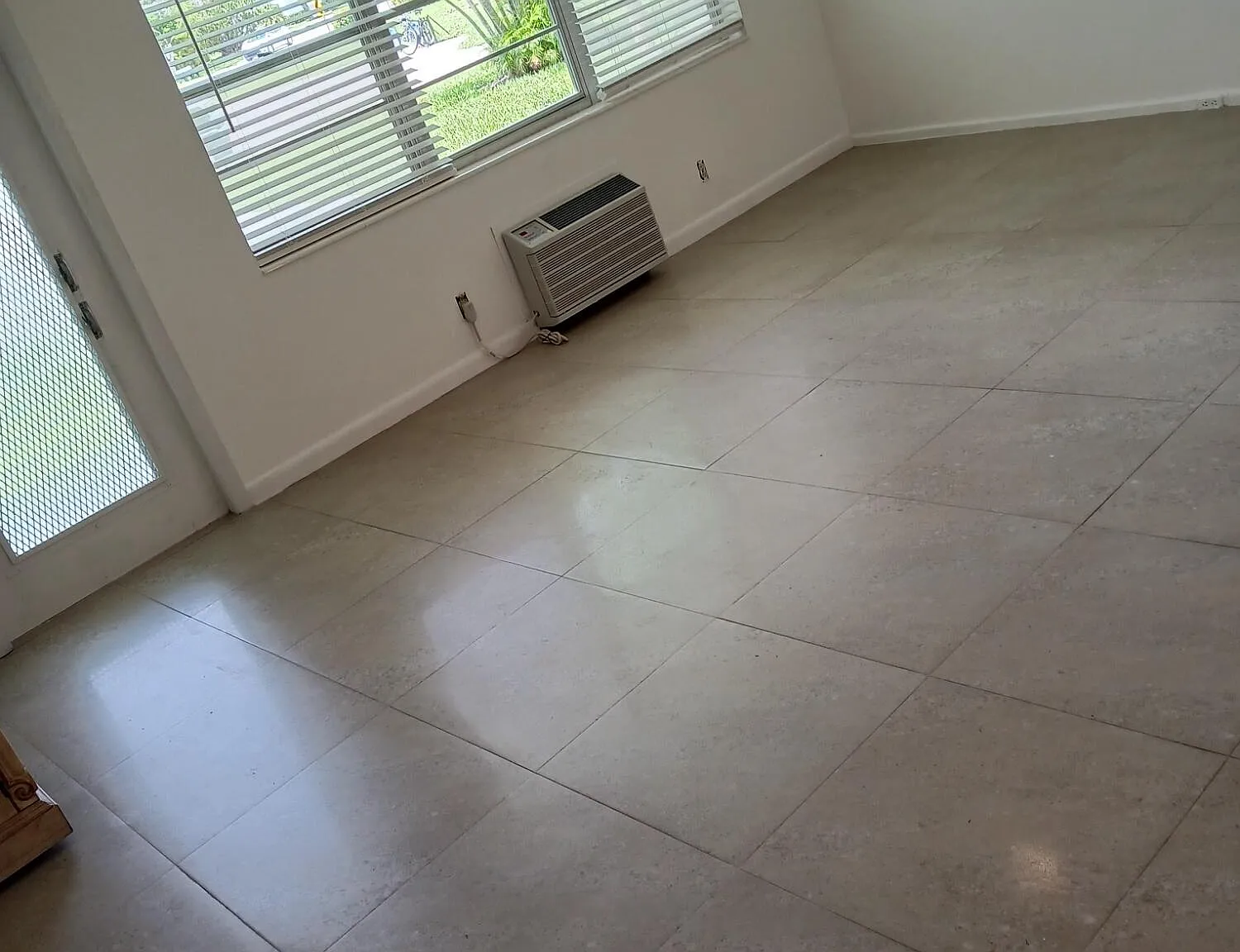 1 bed, 1.5 bath, 700 sqft, $1,600 — Photo 4