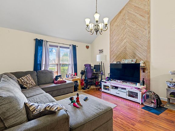 2nd image of 1660 Stuart Square Circle