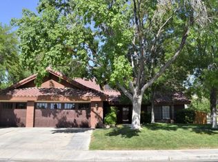 1017 Meadowview Ln, Ridgecrest, CA 93555