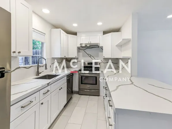 Meta's Hideaway, 2552 N Junipero Ave #A, Palm Springs, CA 92262