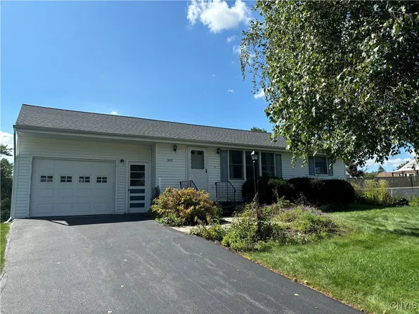 300 Manor Dr, East Syracuse, NY 13057