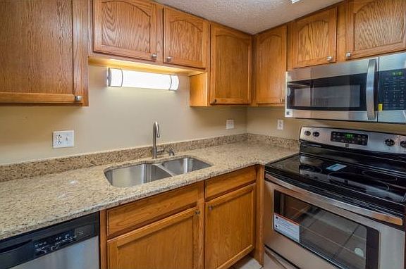 2nd image of 1608 Herrin Dr #74