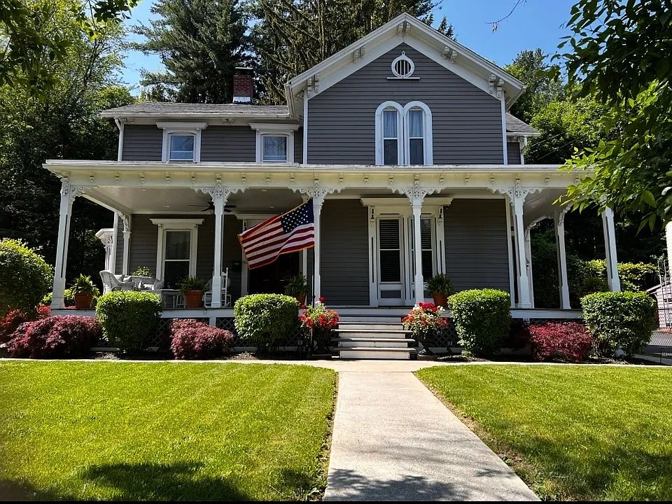 58 Pawling Ave