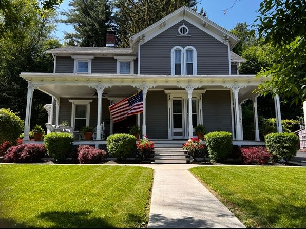 58 Pawling Ave