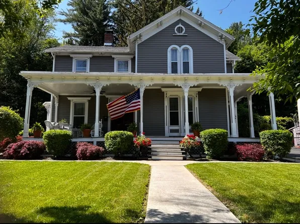 58 Pawling Ave, Troy, NY 12180