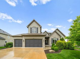 12101 W 164th St, Overland Park, KS 66221