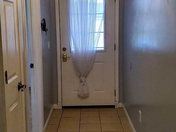 2nd image of 1880 Sheraton Lakes Cir