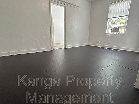 5th image of 523 24th St APT 4