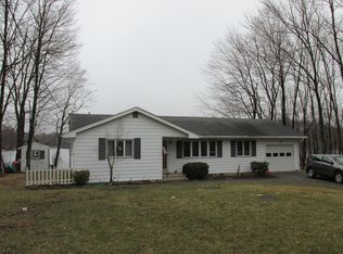 89 W Shore Dr, Newton, NJ 07860