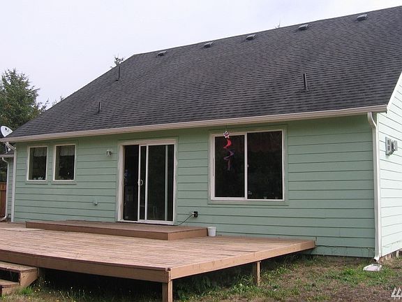 5th image of 667 Woodland Loop NE