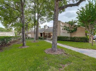 9616 Bayou Brook St, Houston, TX 77063