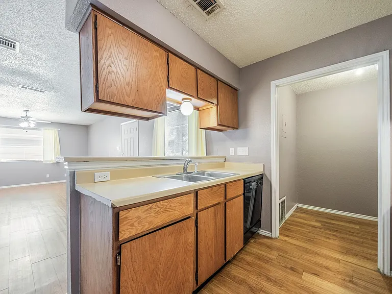 5807 Spring Meadow Rd #B — Photo 13