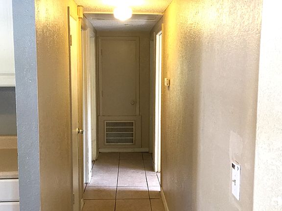 4th image of 8611 N Mulberry St