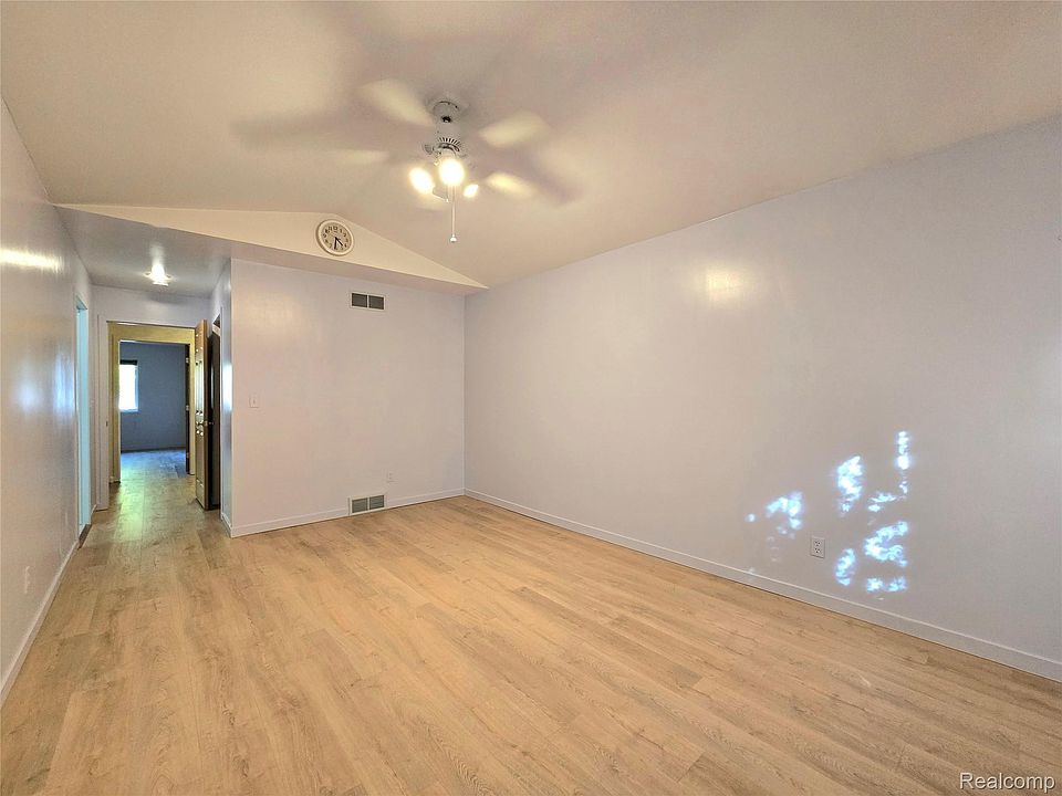 32134 Leona St, photo 30