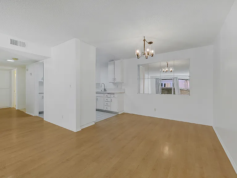 1126 Fairview Ave #104 — Photo 8