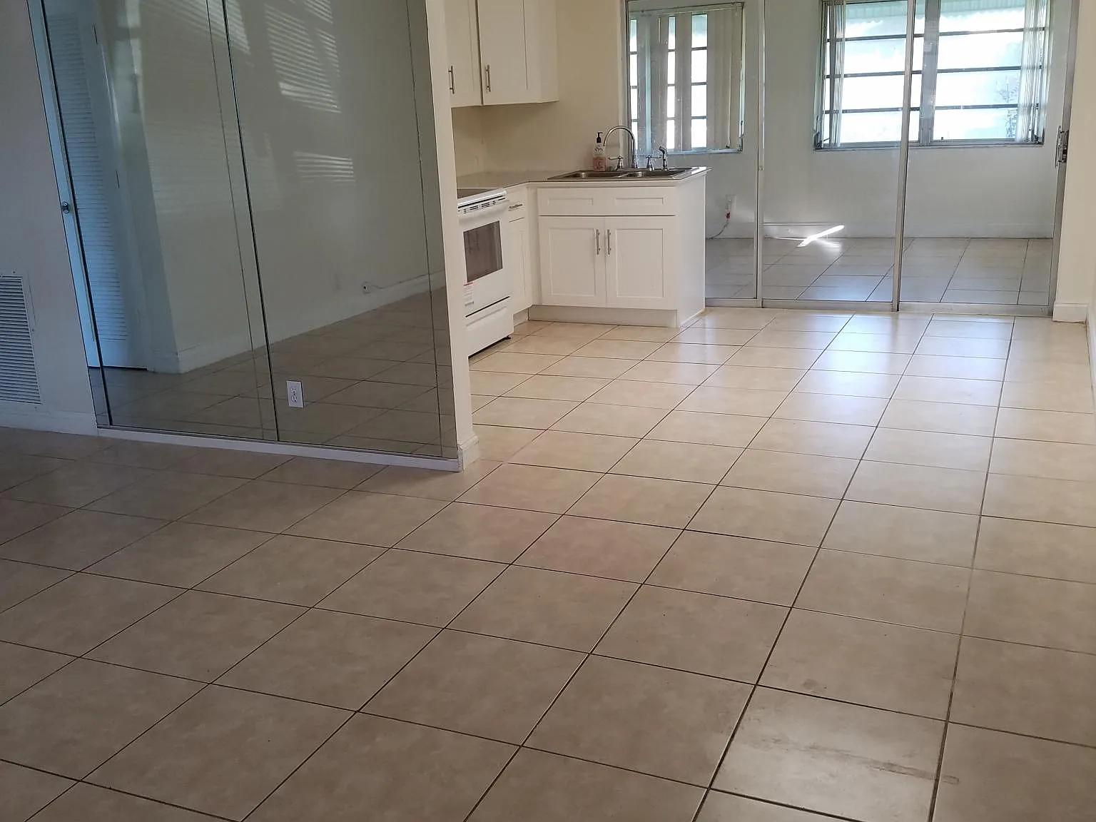 4943 NW 55th Ct — Photo 2
