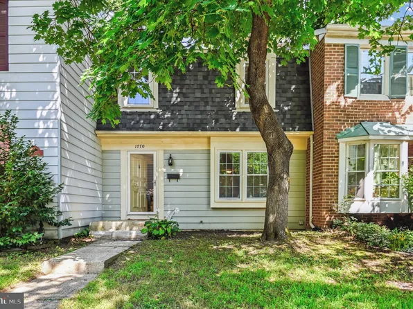 1770 Sandy Ct, Crofton, MD 21114
