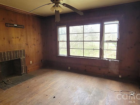 5th image of 1939 River Rd