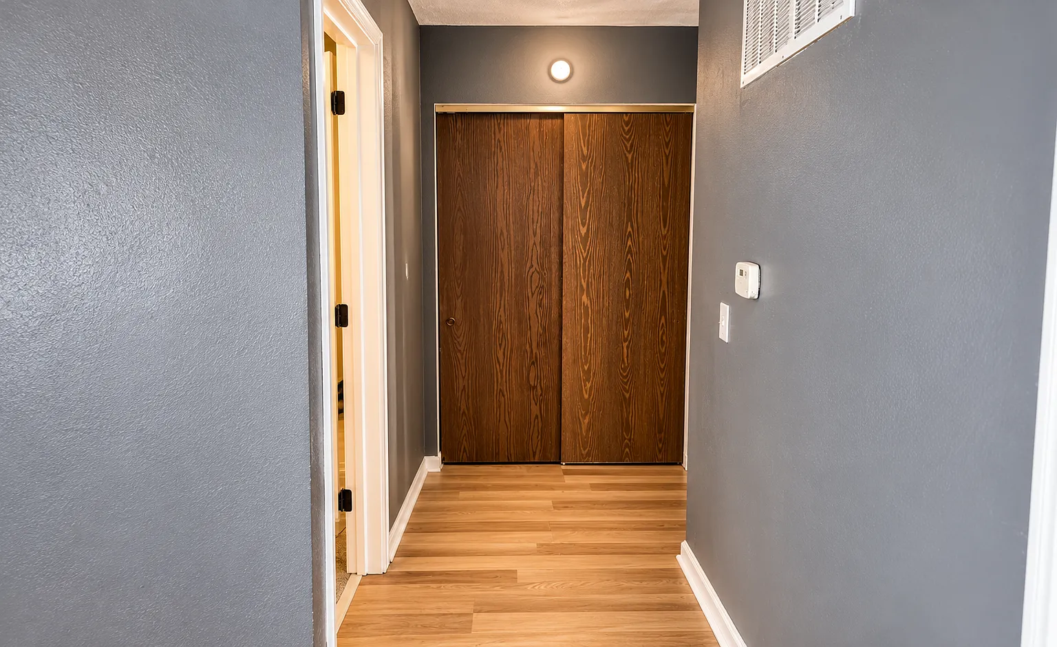 2 bed, 1855 sqft, $1,200 — Photo 2