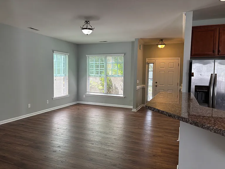 Royal Winchester Dr — Photo 8
