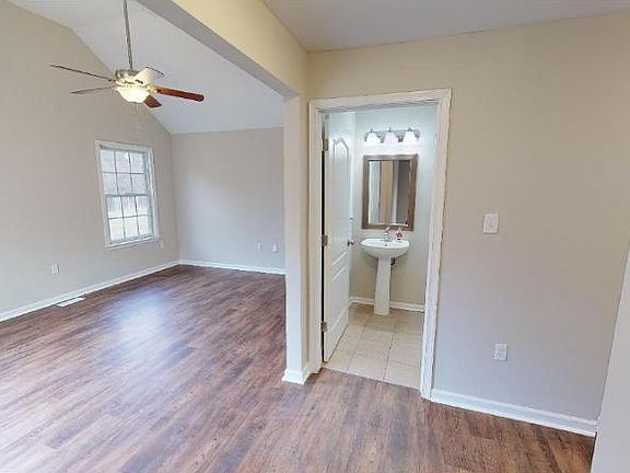 5th image of 807 Somerstown Ln