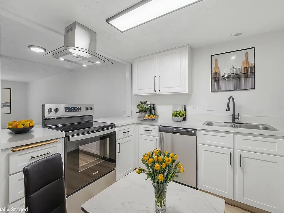 Hilltop Apartments