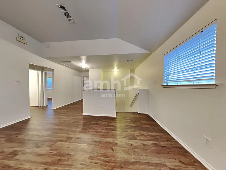 9749 Parkmere Dr — Photo 8
