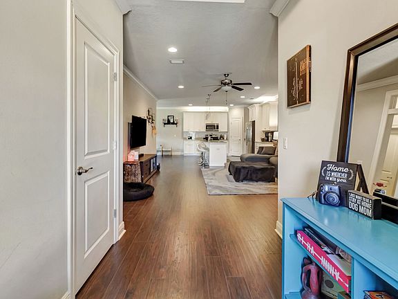 5th image of 2387 Belmont Dr