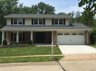 283 Village Meadow Dr, Ballwin, MO
