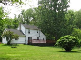 32 John St, Hampton, NJ 08827