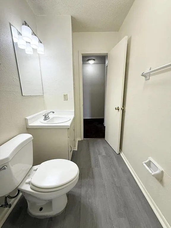1624D Newport Place — Photo 3